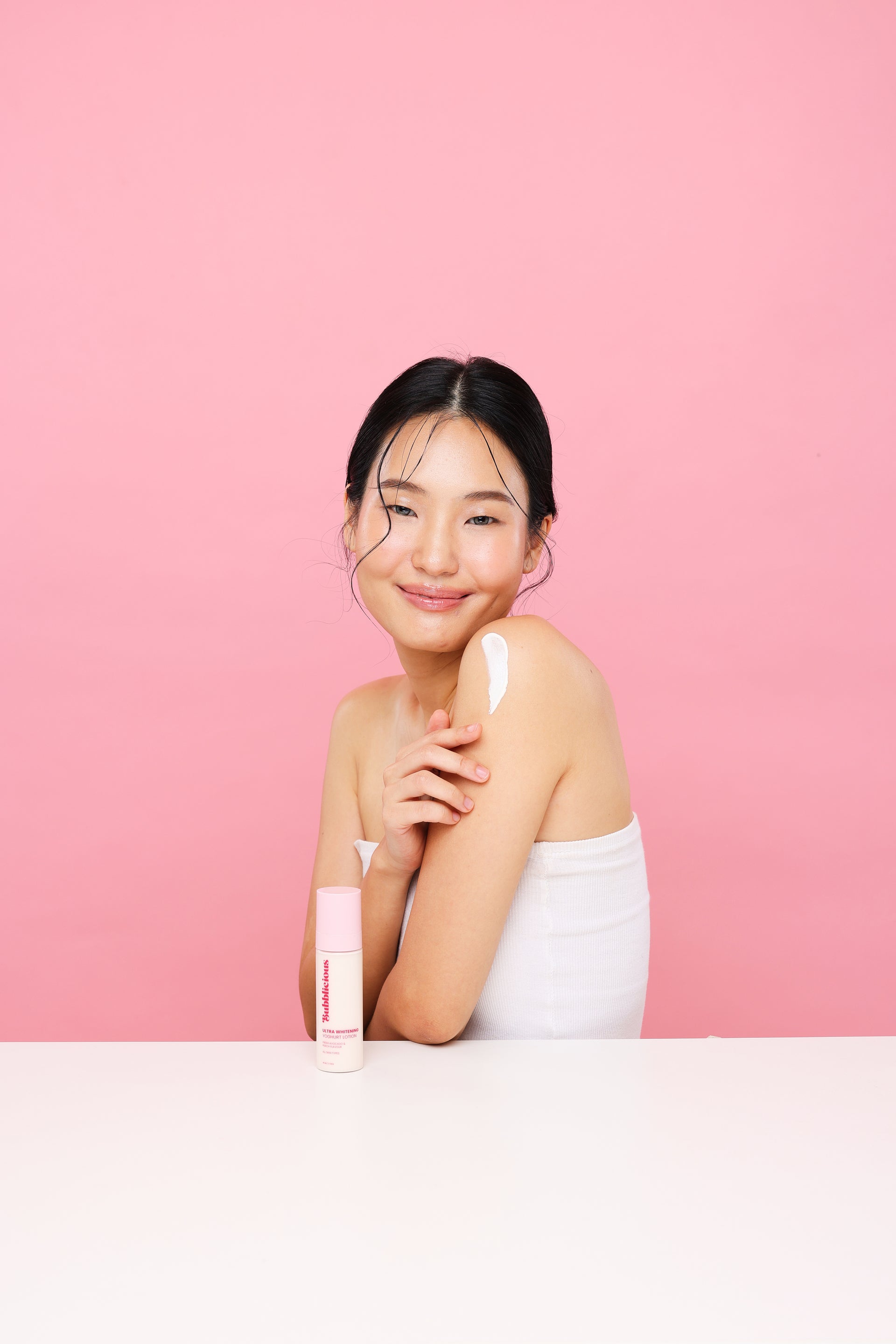 Miracle Whitening Kit (Scrub & Lotion) + Free 1PC Bath Body Glove